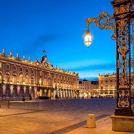 De L'academie Place Stanislas, Centre , Gare Et Congres Hotell 2*