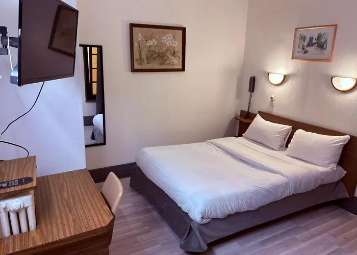 De L'academie Place Stanislas, Centre , Gare Et Congres Hotel 2*